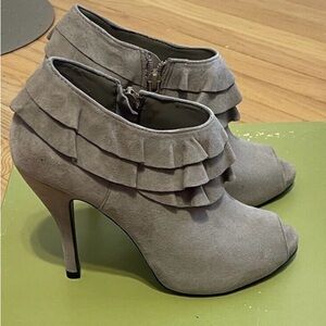 Gianni Bini tan suede booties size 8.5